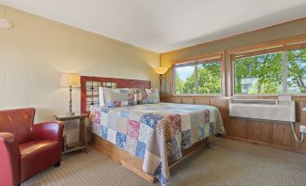 Roadrunner Inn and Log Cabins