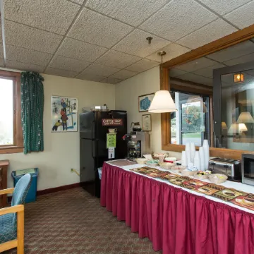 Commodores Inn
