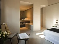 Caro Hotel Hotels near Serranos Gate