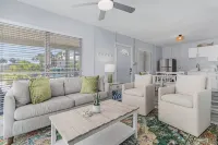 레드어닝에서의 멋진 풀 홈인 171 워싱턴 ~ 둔 아워 씽 ~ 유닛 D ~ 2 베드룸 집 포트마이어비치 호텔