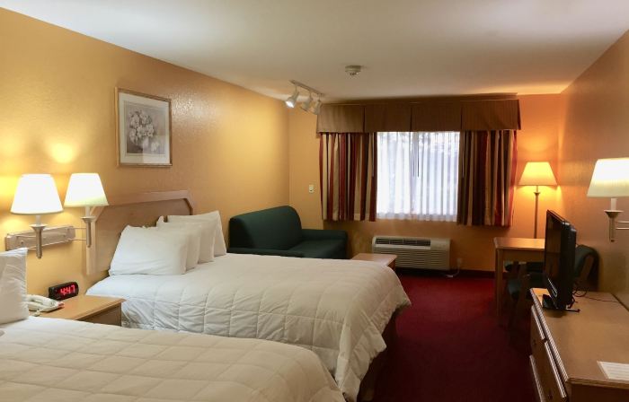 Parkfield Inn - Clinton