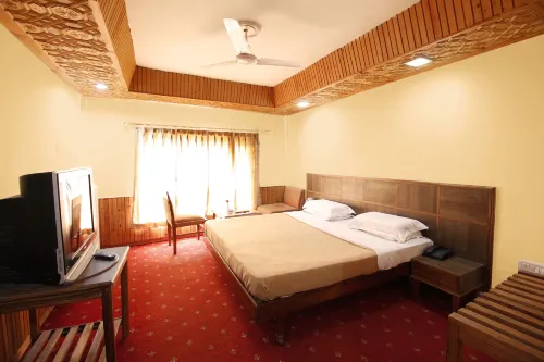 Vardaan Hotels - PatniTop