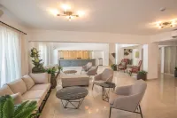 Bohemian Gardens Hotel
