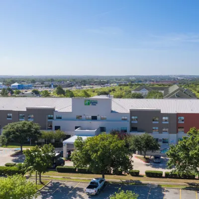 Holiday Inn Express & Suites AUSTIN - ROUND ROCK by IHG Hotels near Bass Pro Shops