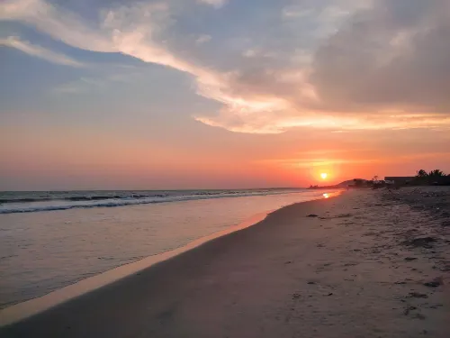 Sleeps 2 - Pet Friendly with Garden & Parking Hotels in Kokrobite