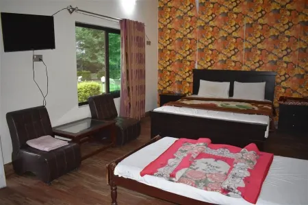 Ever Green Hotel & Restaurant