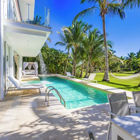 Luxury Villa Waterfall - Pool & BBQ