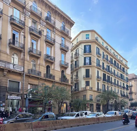 B&B VICO GRANDE Отели рядом со станцией Центральная железнодорожная станция Неаполя