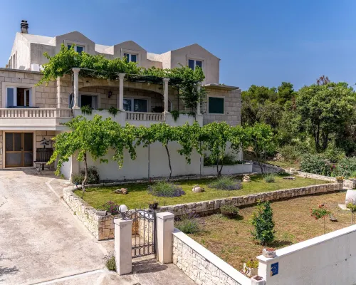 Holiday Home Ivana Hotels in Selca