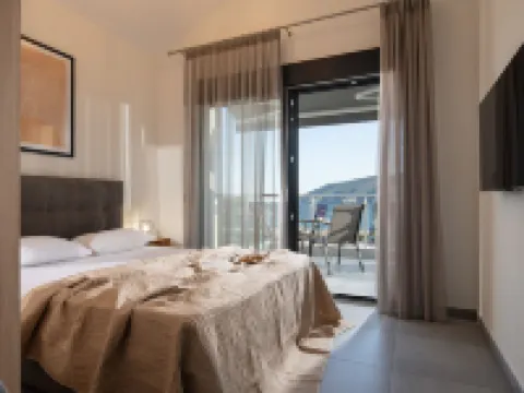 The Black Pearl Villas Hotels in Toroni