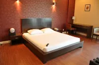 Akbars Kinara Hotels near Hamza Super Mart