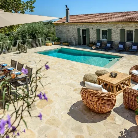Serenity - Beautiful Newly Renovated Villa Close to Lakka