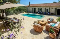Serenity - Beautiful Newly Renovated Villa Close to Lakka - Pools