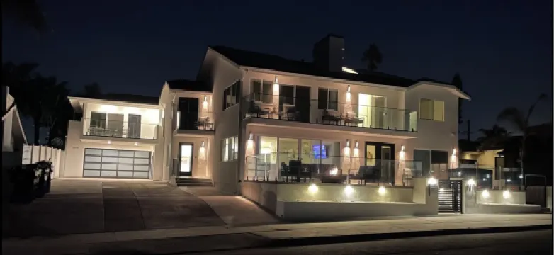 Pacific Beach Bayfront w/Captivating Views 5Br/5BA Pool HotTub Fire Table BBQ AC