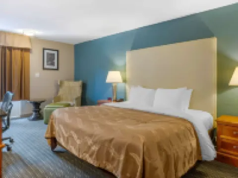 Quality Inn & Suites Apex-Holly Springs Hotels in Apex
