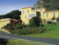 Colona Castle Hotels near US Consulate General