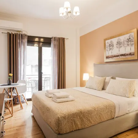 Nicholas Point Apartments and Rooms