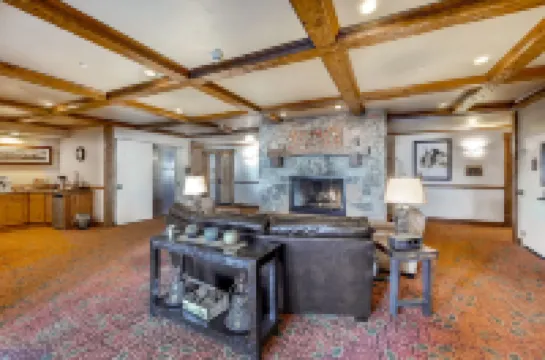 EagleRidge Lodge and Townhomes