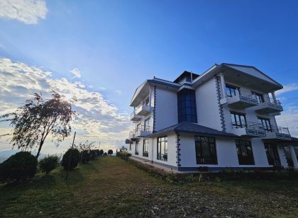 Hotel Hill Crown