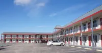 Super 7 Inn