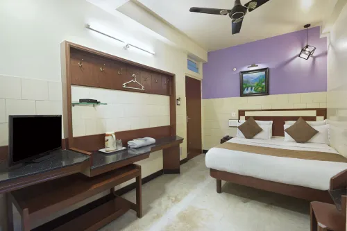 Mannars Yatri Nivas Hotel