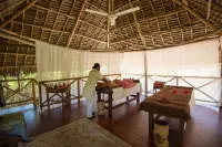 Konokono Beach Resort and Isaraya Luxury Overwater Villas - spa