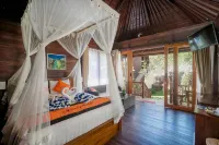 Sea Terras Suite and Luxury Hotel dekat Pura Goa Giri Putri