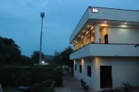 Royal Zayka Hotel & Restaurant