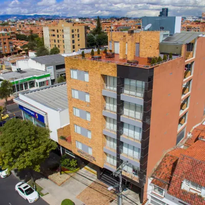 122 Plaza Apartahotel Отели рядом с достопримечательностью «Усакен»