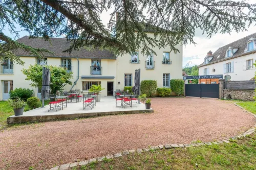 Hostellerie du Val d'Or Hôtels à : Saint-Léger-sur-Dheune
