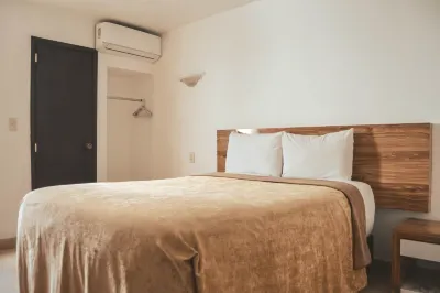 Hotel Latino Отели рядом с достопримечательностью «Госпиталь Кабаньяс»