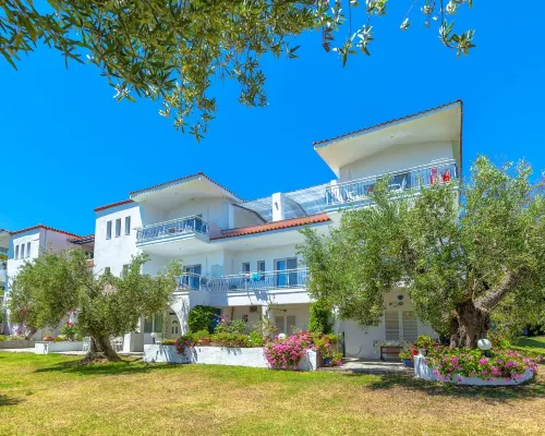 Xenios Faros Apartments Hotels in Possidi