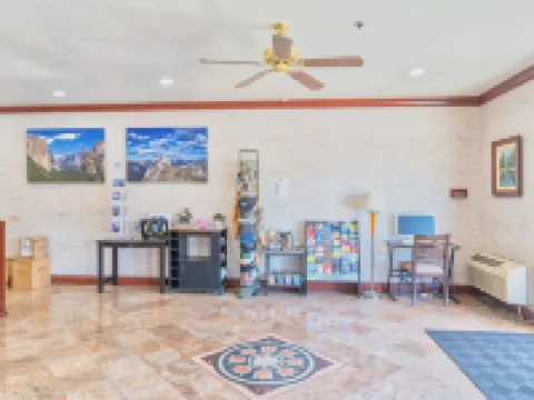 The Oakhurst Inn at Yosemite Hotels in Oakhurst