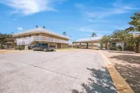 Americas Best Value Inn Beeville - Pet friendly
