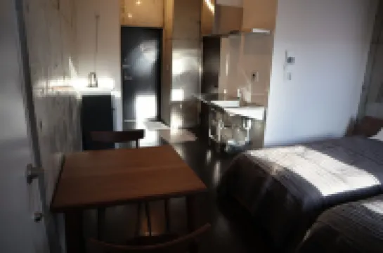 Treeside Hotel & Apartment