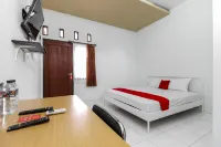 RedDoorz @ Jagakarsa 2 Hotels in Jagakarsa