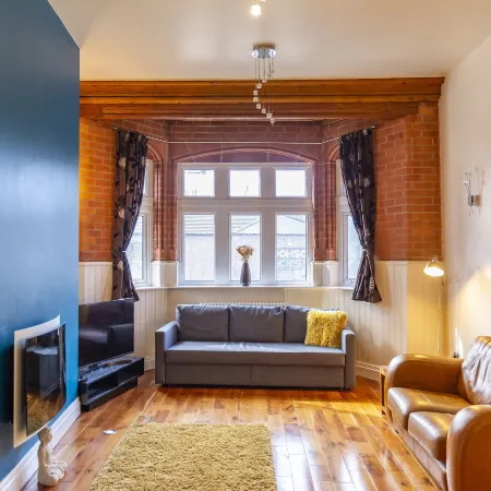 Whitefield Charm Cozy 2 Bedroom Apartment Sleeps 8