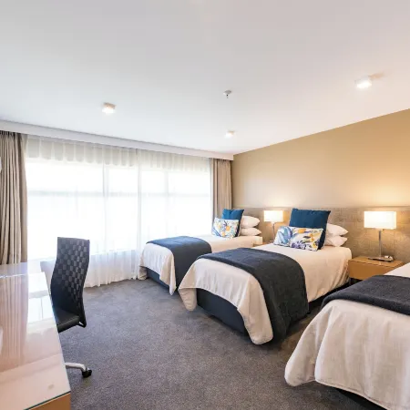 Distinction Hamilton Hotel & Conference Centre Отели рядом с достопримечательностью «Реформед Черч оф Гамильтон»