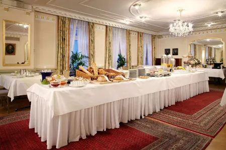 Romantik Hotel Wilden Mann Luzern Отели рядом с достопримечательностью «Hallenbad Allmend Luzern»