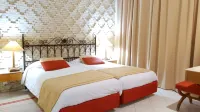 Ras El Ain Отели в г. Тозеер