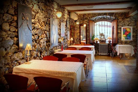 Mar Del Sueve Отели рядом с достопримечательностью «Río de la Ría»