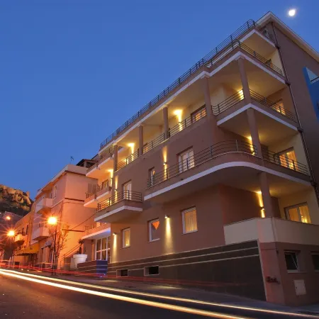 Janus Hotel