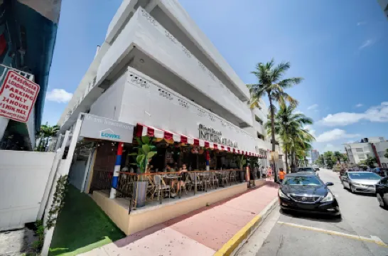 Miami International by Lowkl Отели рядом с достопримечательностью «Art Center - Richard Shack Gallery»