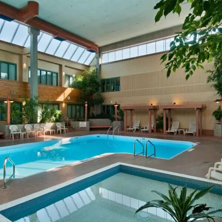 Travelodge by Wyndham Winnipeg East
