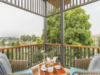 Radisson Collection Hotel & Spa, Riverfront Srinagar - Scenic