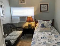 Mango Beach Retreat- Close to Palm Beach Downtown Eats Drinks Shopping Hotels in Lake Worth