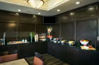 Plaza Inn & Suites at Ashland Creek - Bữa sáng