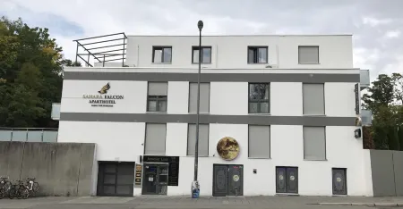 Sahara Falcon Отели рядом с достопримечательностью «Зоологическая государственная коллекция Мюнхена»