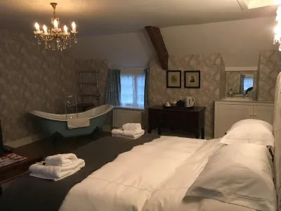 Clare Cottage Hotels near Sherborne Abbey