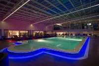Cloud Hotel & Suites - Pools